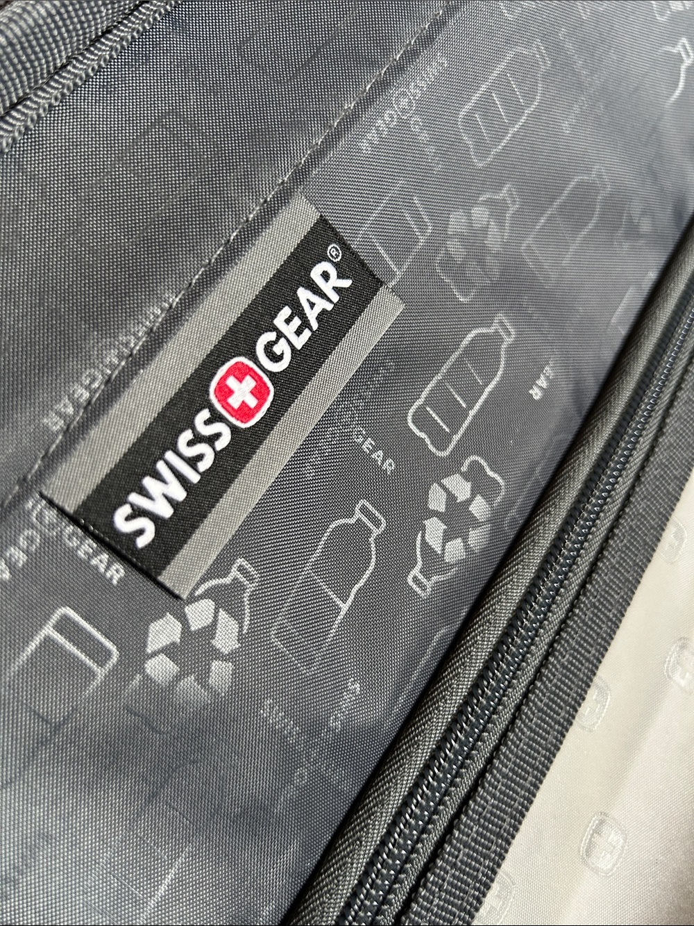 🌎 🛫 SwissGear Metallic Blue Hardside Spinner Carry-On 🛬 🌎